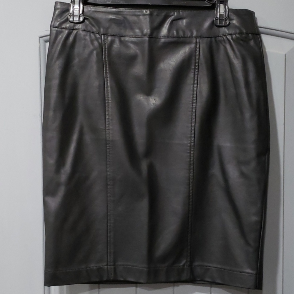 FAUX Leather skirt